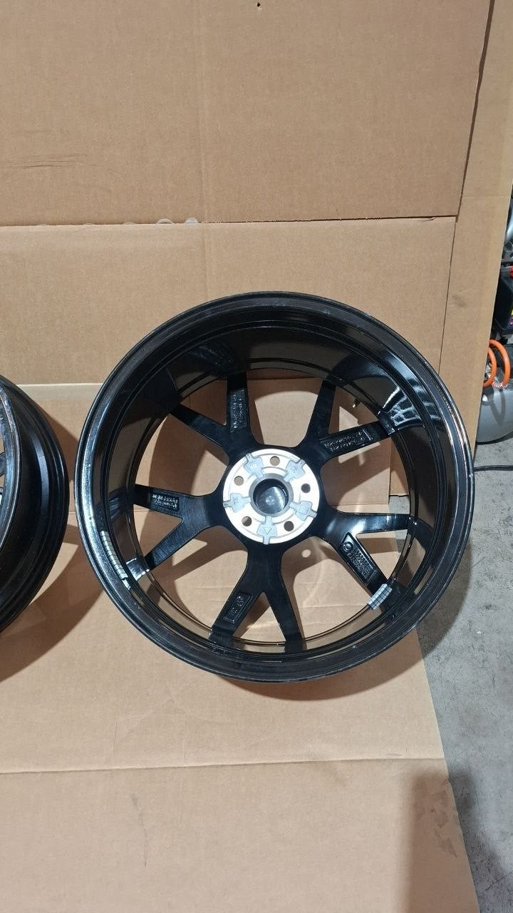 46 / 1 cerchio originale Volkswagen Golf 8 R Estoril 5h0401025s 8jx19h2 et50