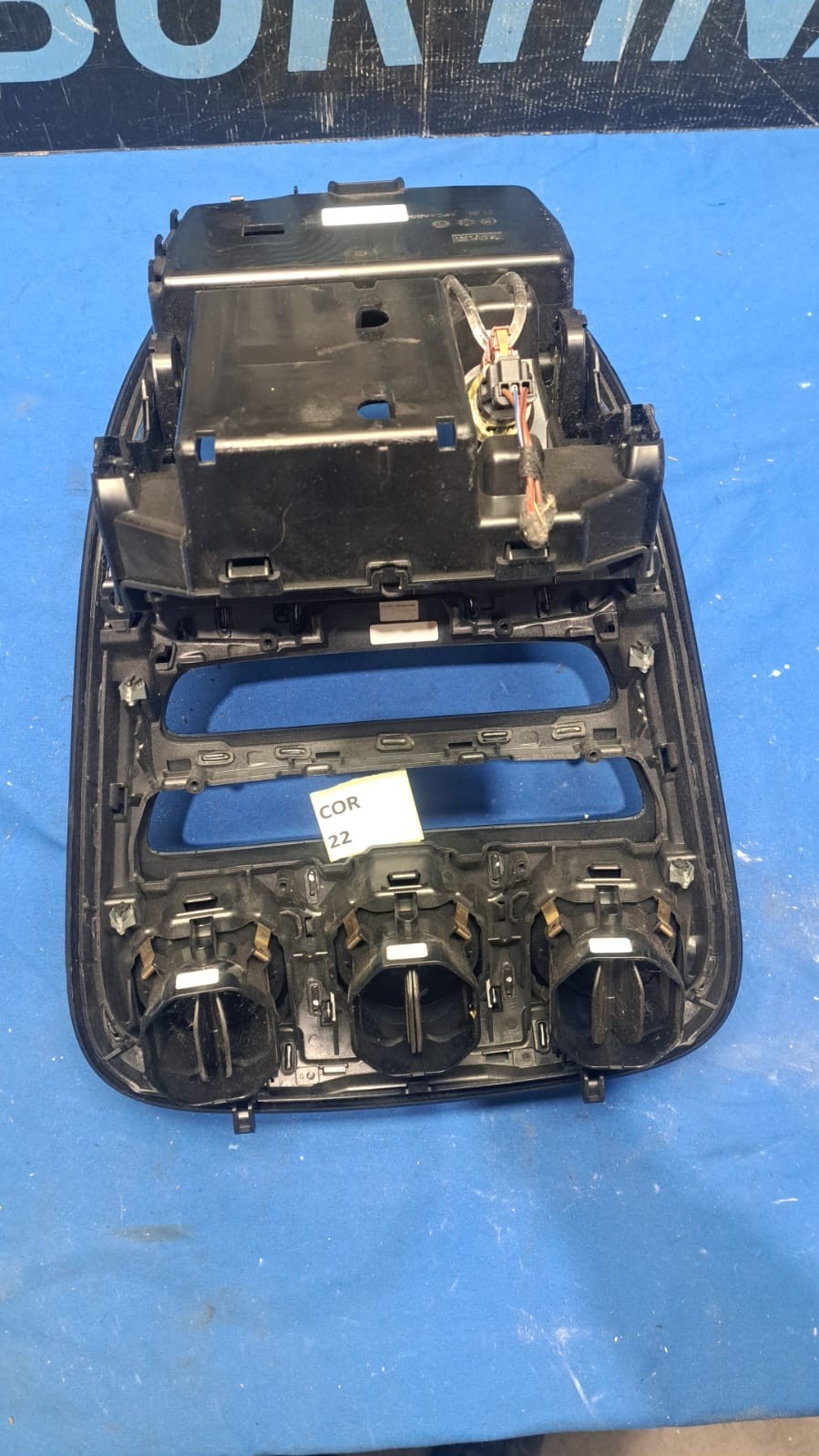 Cor 22 cornice consolle centrale Mercedes classe C w205 dal 2013 A2056800210