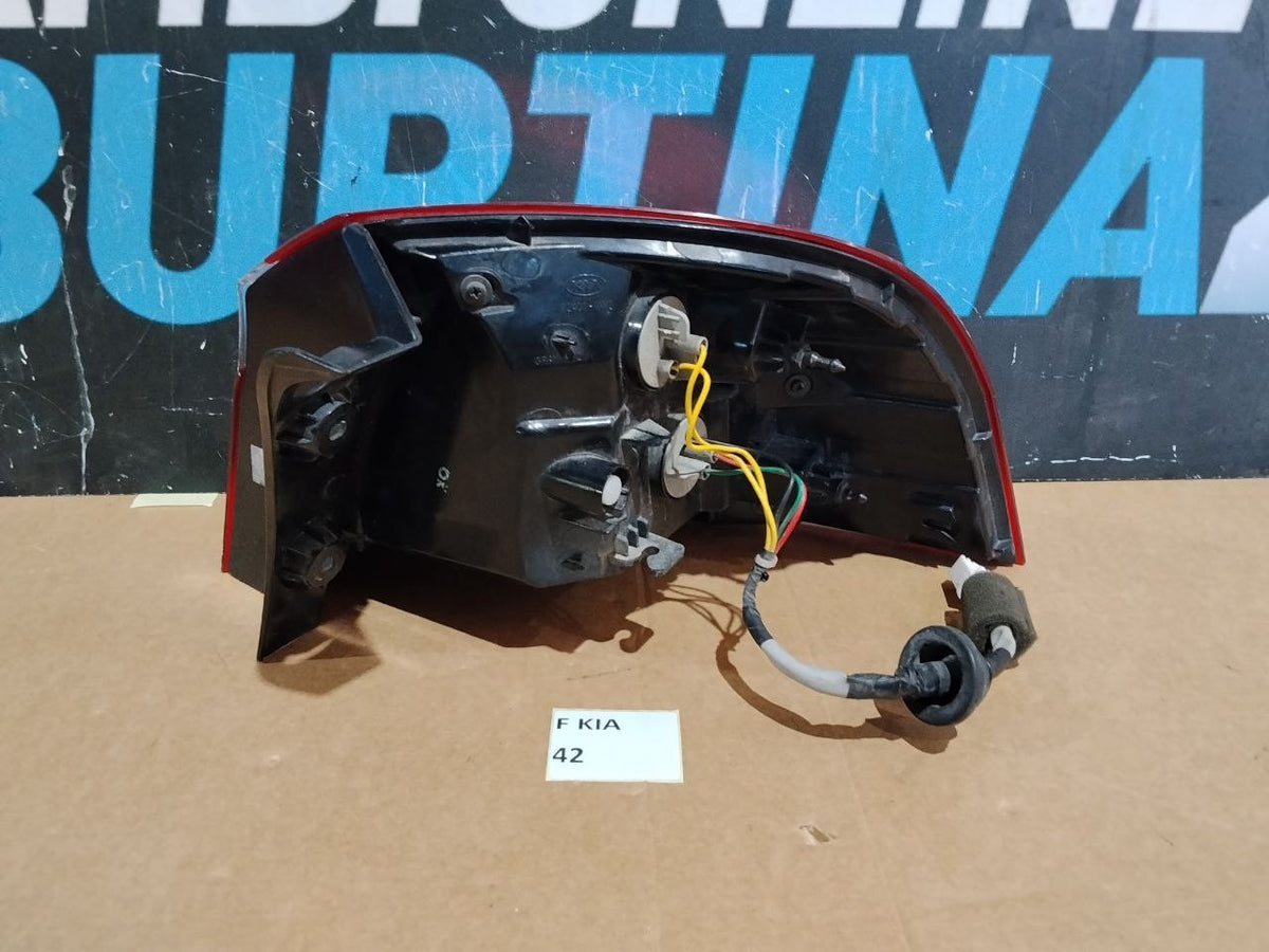 F Kia 42  - Fanale posteriore stop Kia rio 2011 2017 esterno sinistro