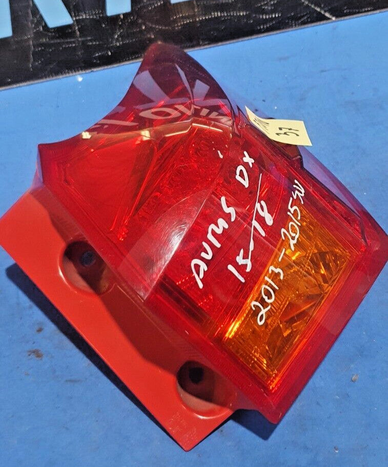 F TOYO 37 - Fanale Posteriore Toyota Auris destro sw
