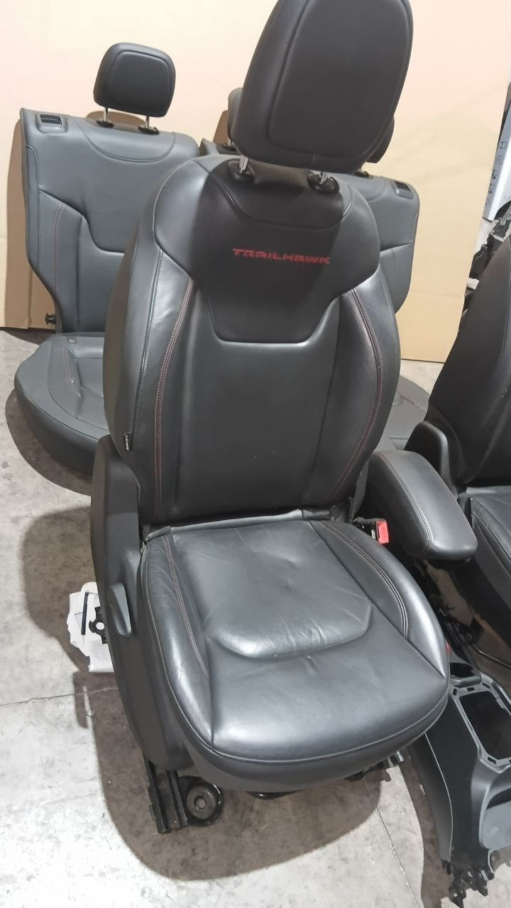 Tappezzeria Jeep Renegade trailhawk dal 2014 in pelle integrale