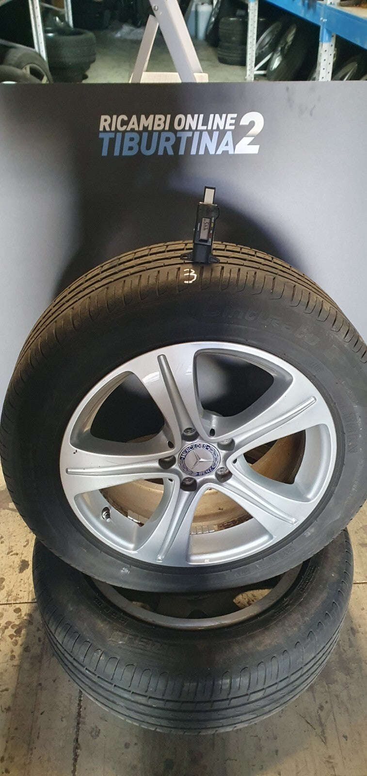 4 Cerchi e gomme Mercedes E W213 Pirelli 225-55-r17 7.5 J et 40 con sensori