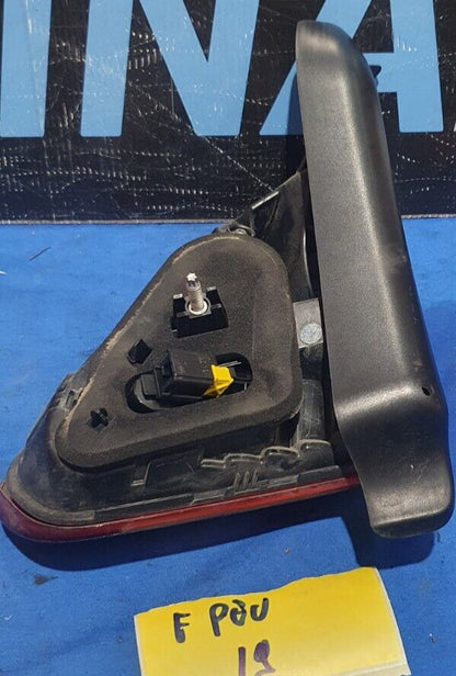 Fanale posteriore interno sinistro Peugeot 2008