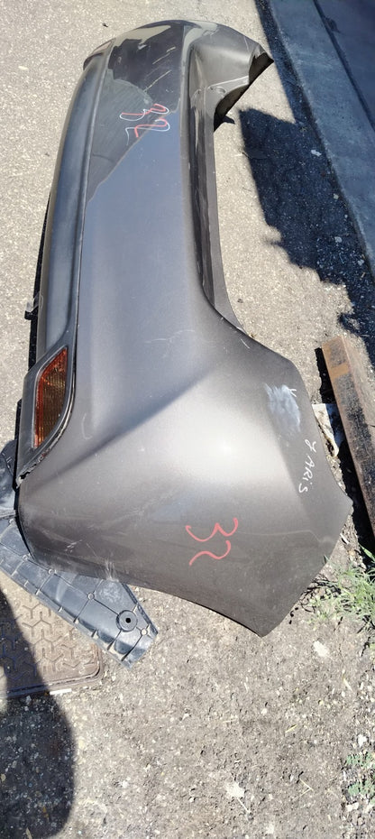 Par32 paraurti posteriore Toyota Yaris 2014 2017 con difetti
