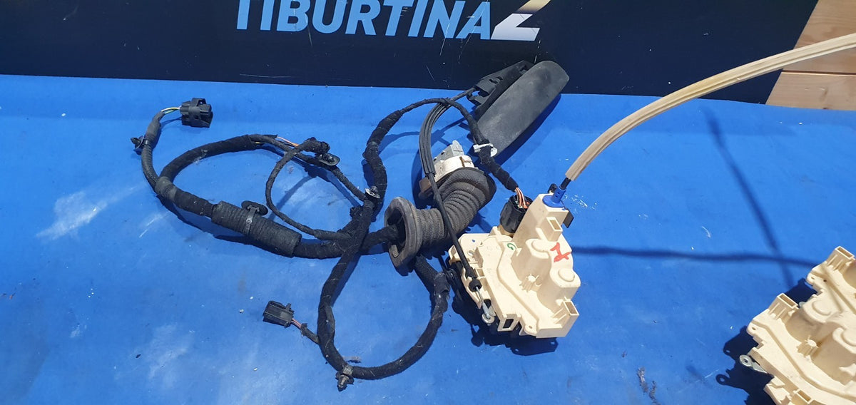 Ser 1 - Serratura elettrica Fiat Panda dal 2012 anteriore destra completa