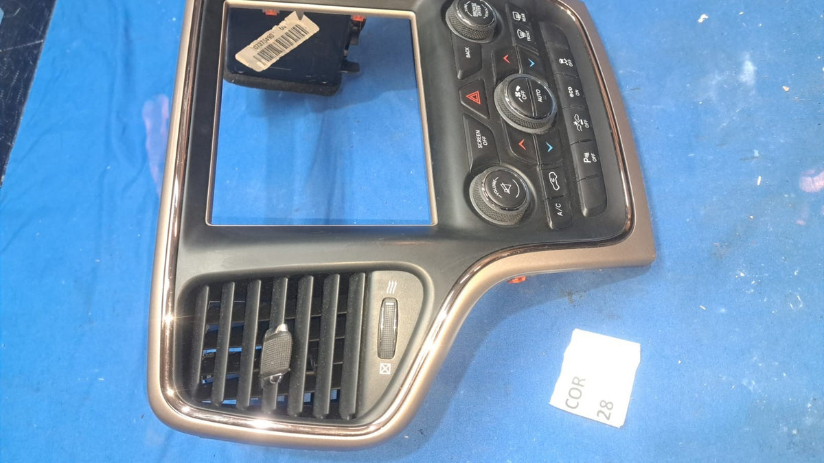 Cor 28 jeep Grand cherokee comandi  autoradio clima riscaldamenti e bocchette