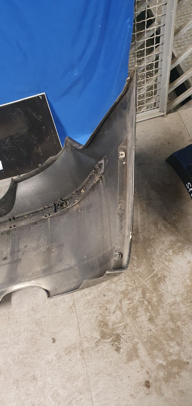 Paraurti Posteriore Bmw serie 1 dal 2008 al 2011 con buchi per sensori