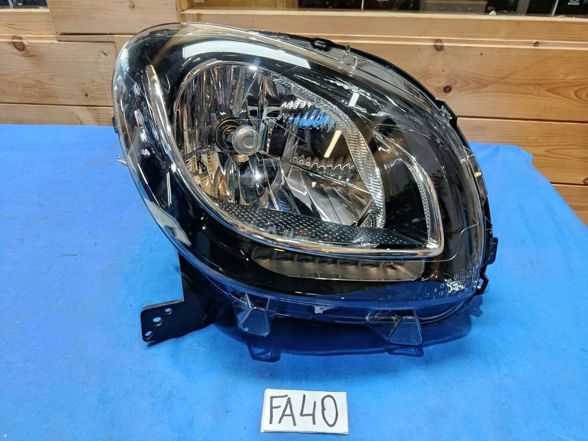 FA 40 - Faro Anteriore Destro Smart EQ Electric con LED a puntini dal 2019