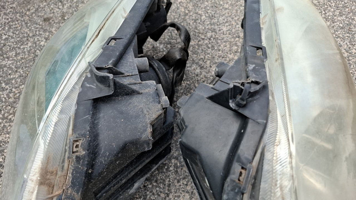 Muso completo musata Toyota  yaris 1.4d parafanghi ammaccati fari attacchi rotti