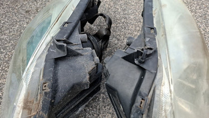 Muso completo musata Toyota  yaris 1.4d parafanghi ammaccati fari attacchi rotti
