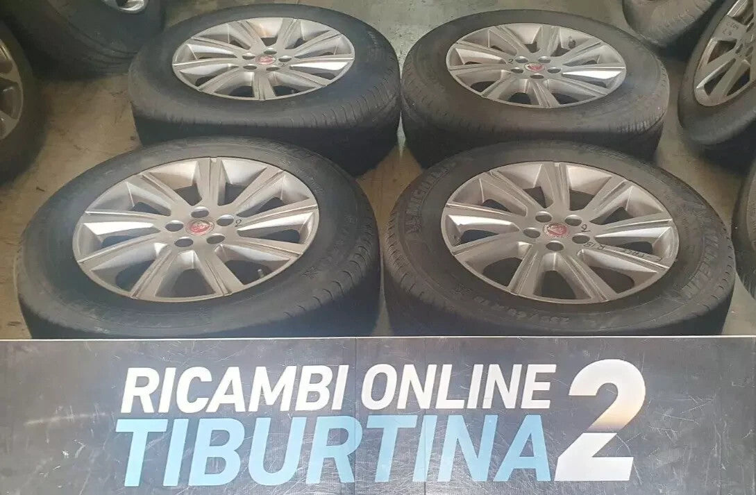 Cer 2 - 4 Cerchi in lega con sensori pressione e 4 Gomme invernali Jaguar E-pace