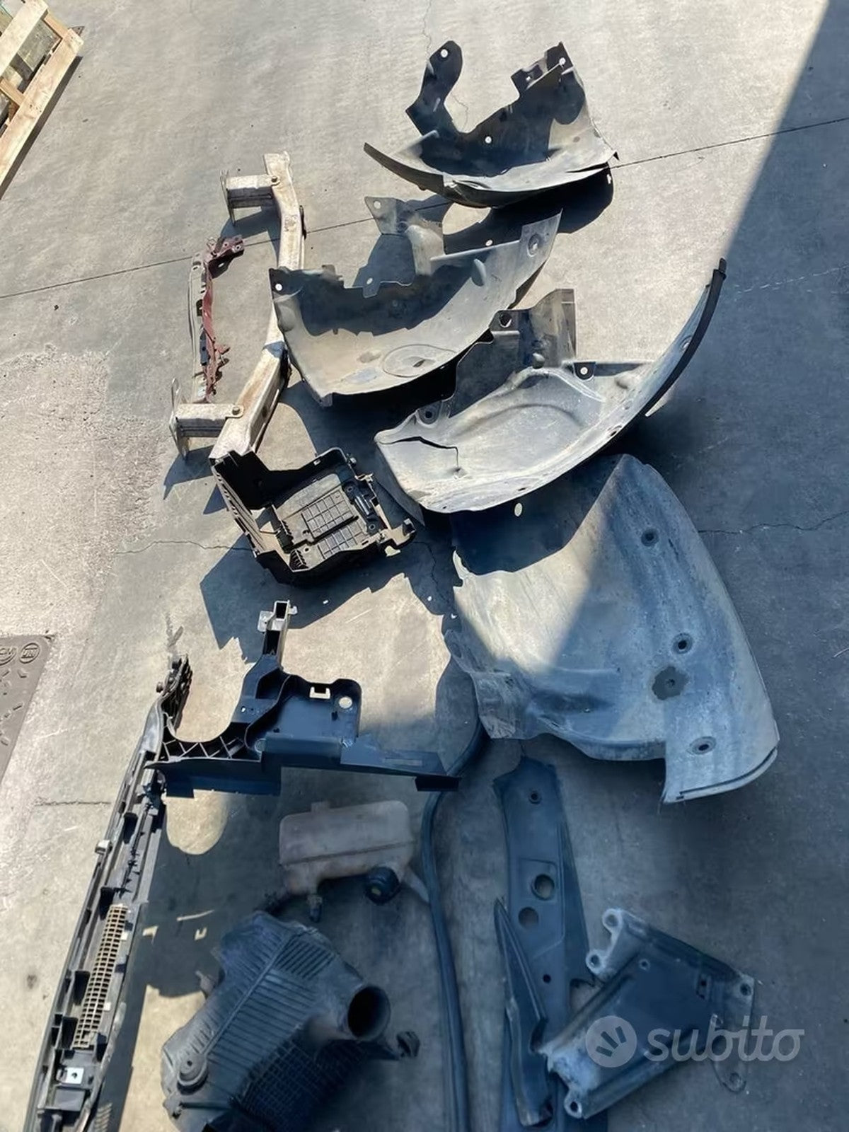 Muso completo musata Renault Megane 1998 2003 1.5D parafango destro da riparare
