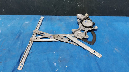 Alzacristalli anteriori destro con motorino Hyundai i20 dal 2008 al 2012 alz 89