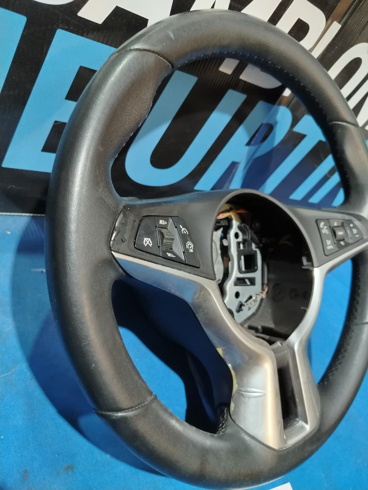 Vol 321 - Volante Opel Adam con comandi
