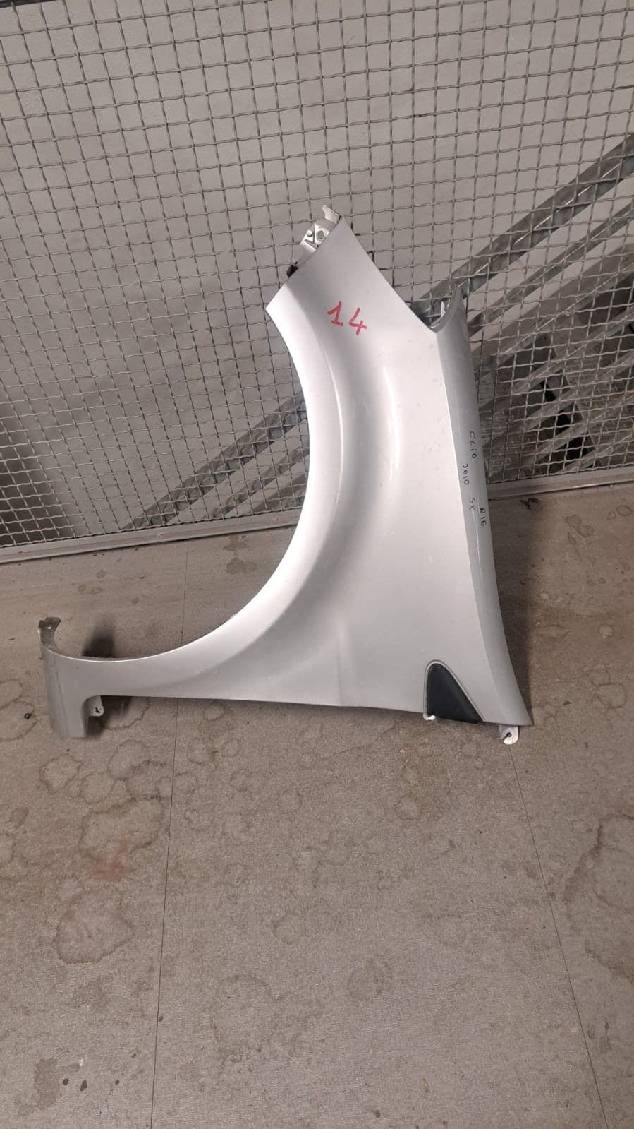 Par 14 parafango anteriore sinistro Renault Clio III dal 2010 cerchio 16