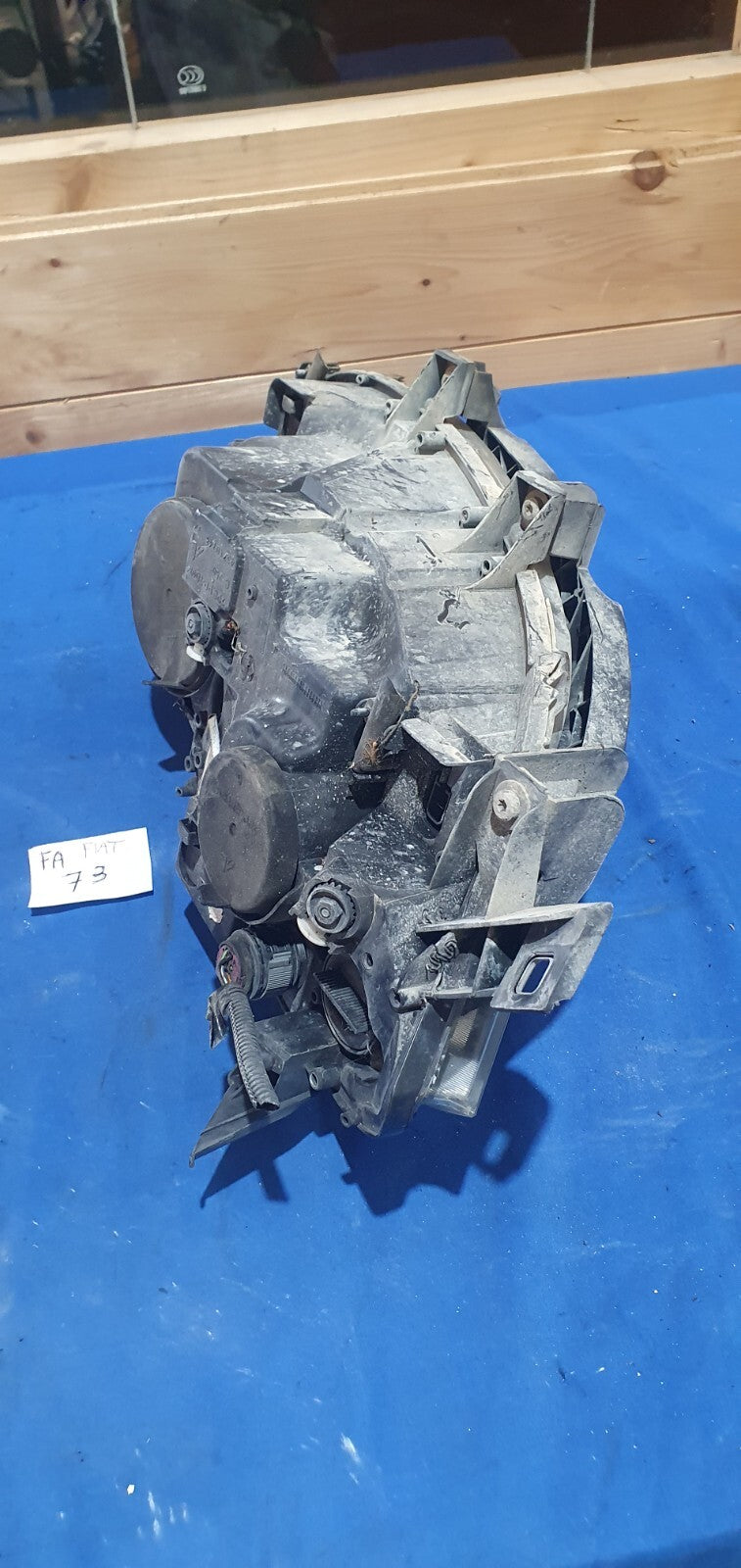 FA 73 - Faro anteriore Fiat Bravo sinistro 51757538 con attacco rotto e bucato