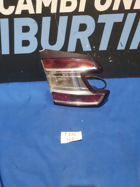 F Ren 105 Fanale posteriore Int sinistro Renault Megane III SW 2008 Sbeccato