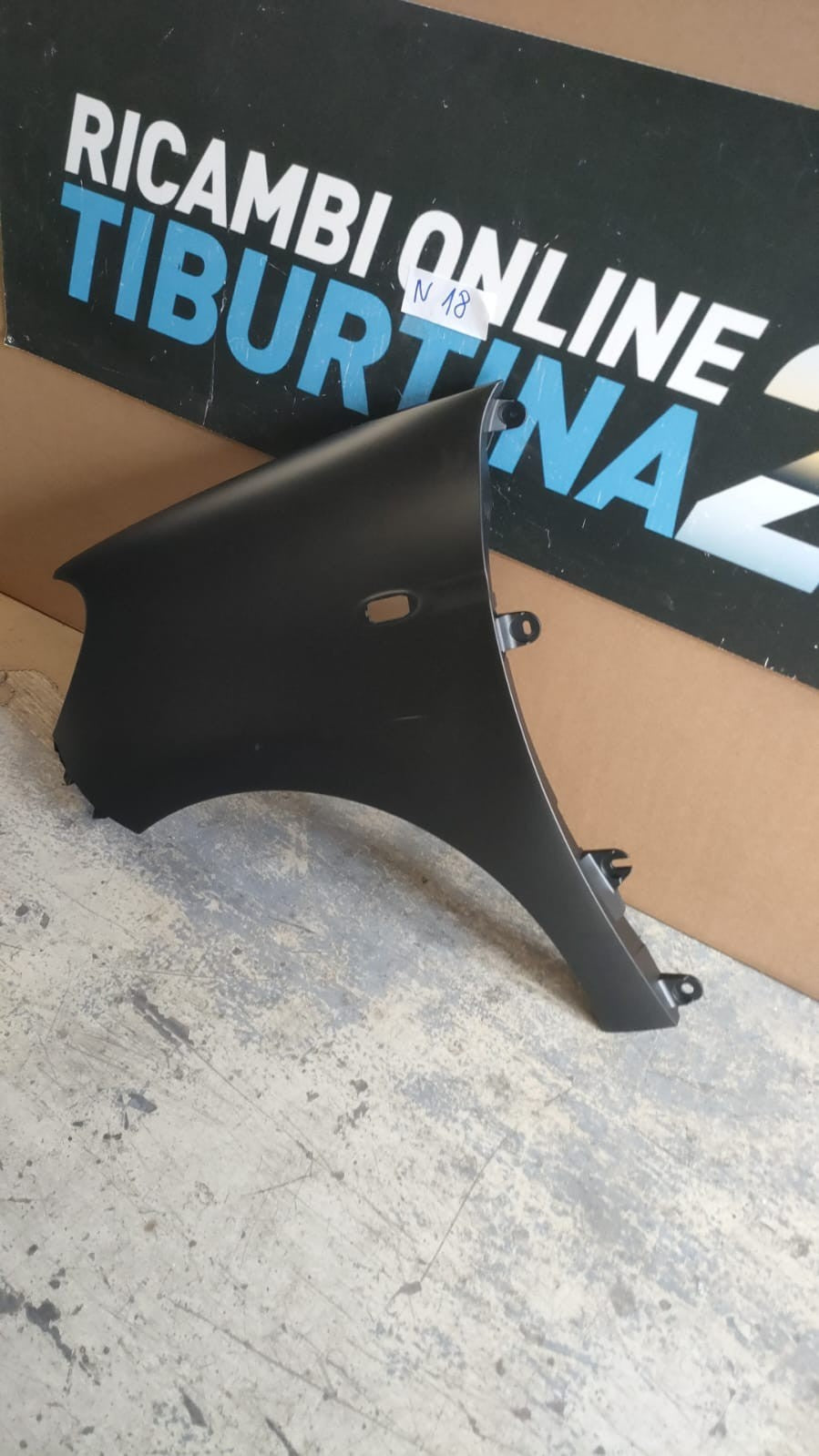 parafango anteriore sinistro  Smart 453 forfour  dal 2014 in poi con primer n18