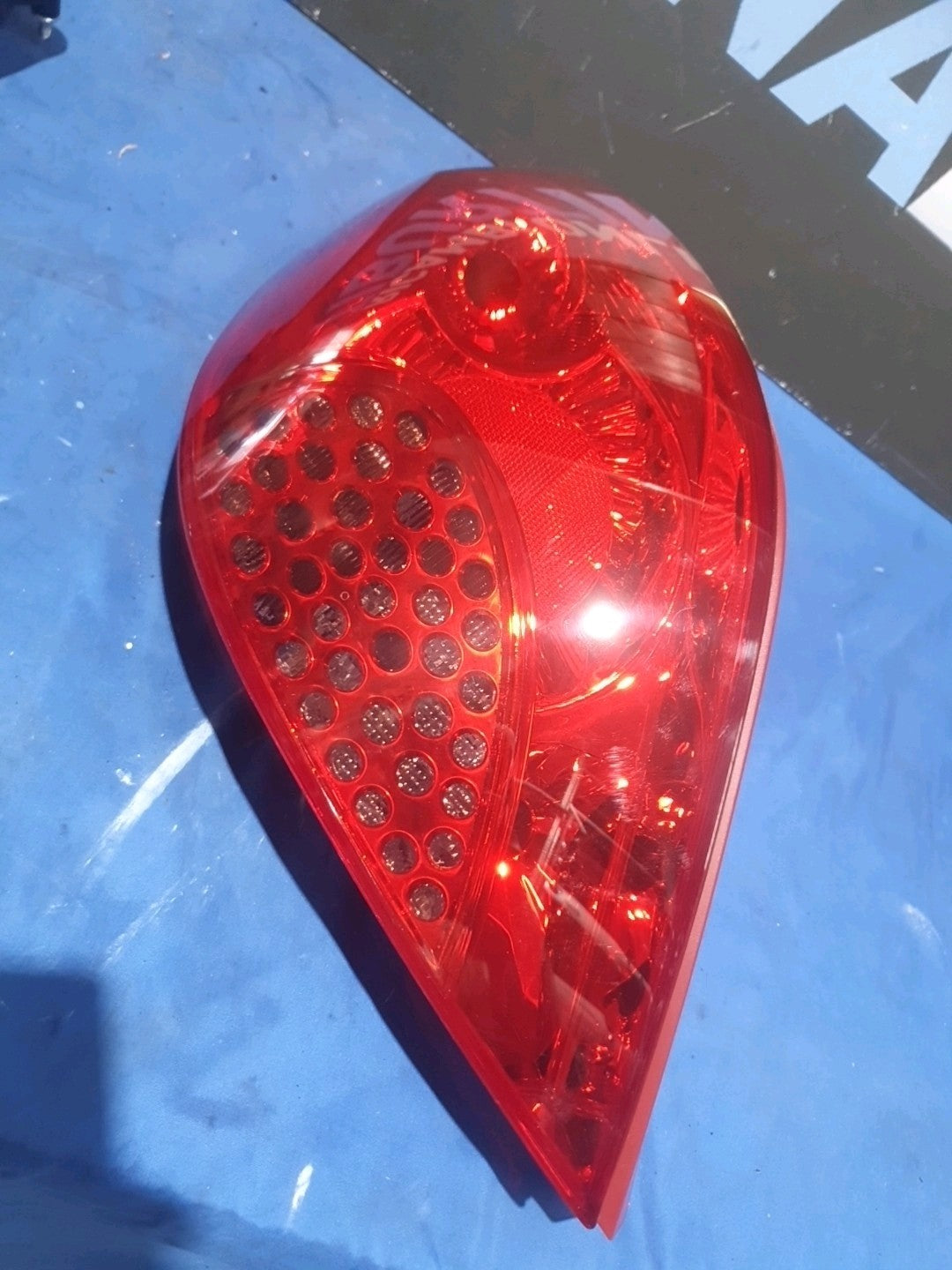Fanale posteriore nuovo commerciale Peugeot 207 berlina sinistro