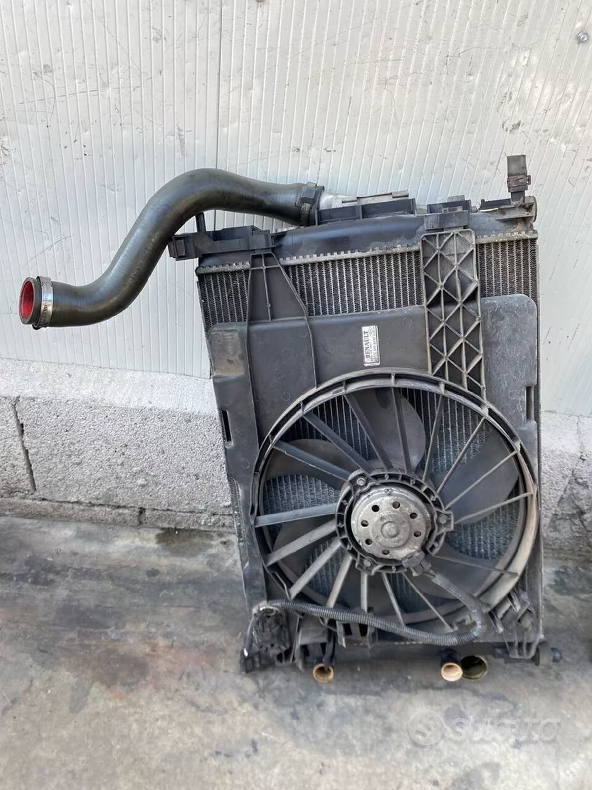 Muso completo musata Renault Megane 1998 2003 1.5D parafango destro da riparare