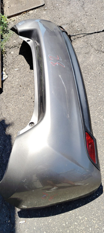 Par32 paraurti posteriore Toyota Yaris 2014 2017 con difetti