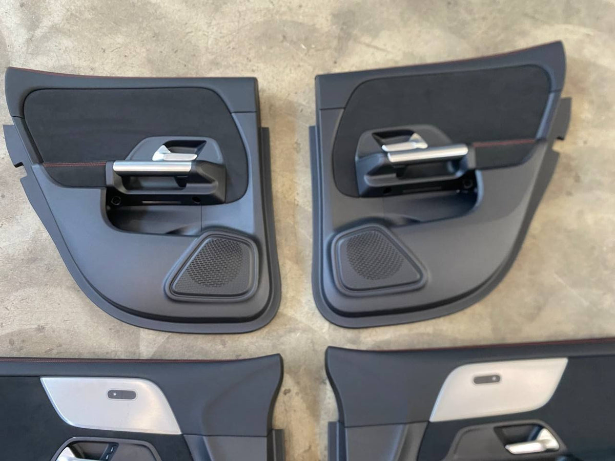 Tappezzeria Mercedes GLA H247 dal 2020 in pelle e alcantara senza airbag sedili