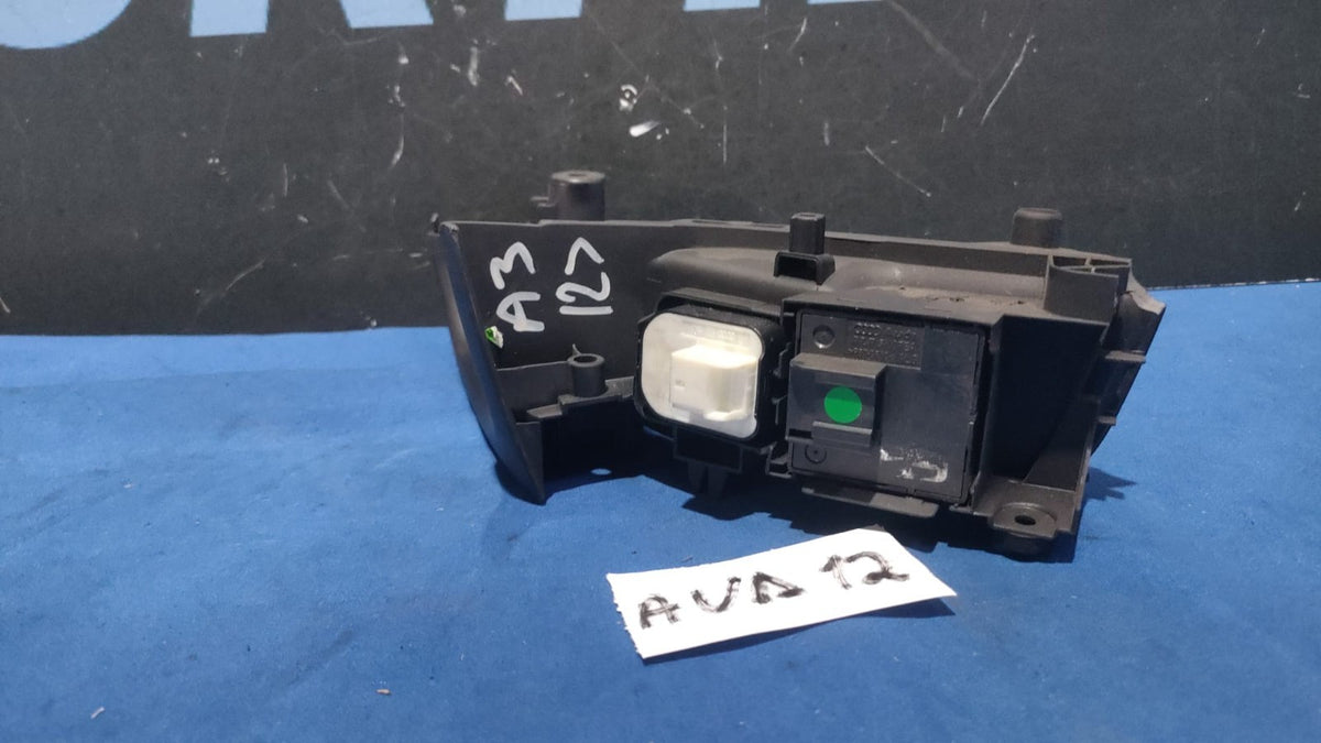 pulsantiera anteriore sinistra audi A3 dal 2012 in poi 3 porte  aud 12