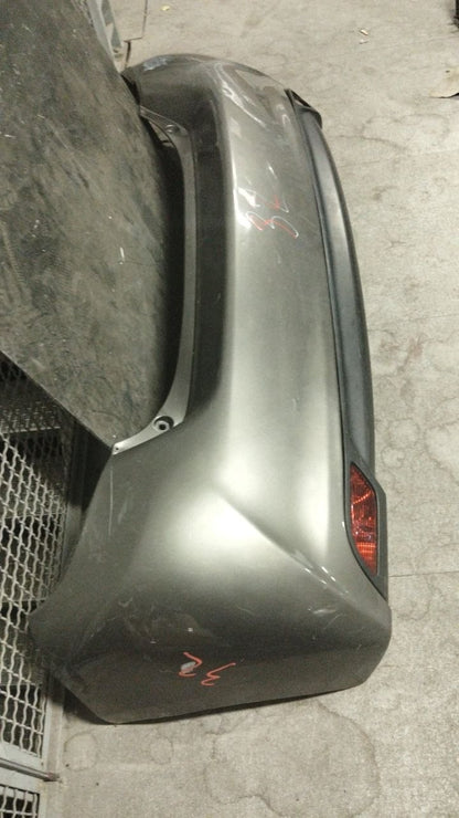 Par32 paraurti posteriore Toyota Yaris 2014 2017 con difetti
