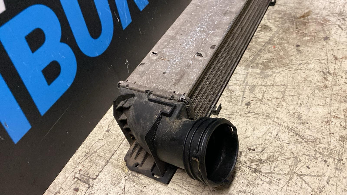 Intercooler BMW serie 3 2.0 D Anno 2007 Numero oggetto I5025