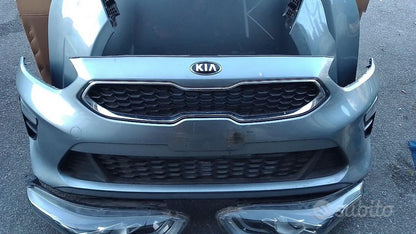 Muso completo musata Kia Ceed 1.6d dal 2018 parafango sinistro ammaccato