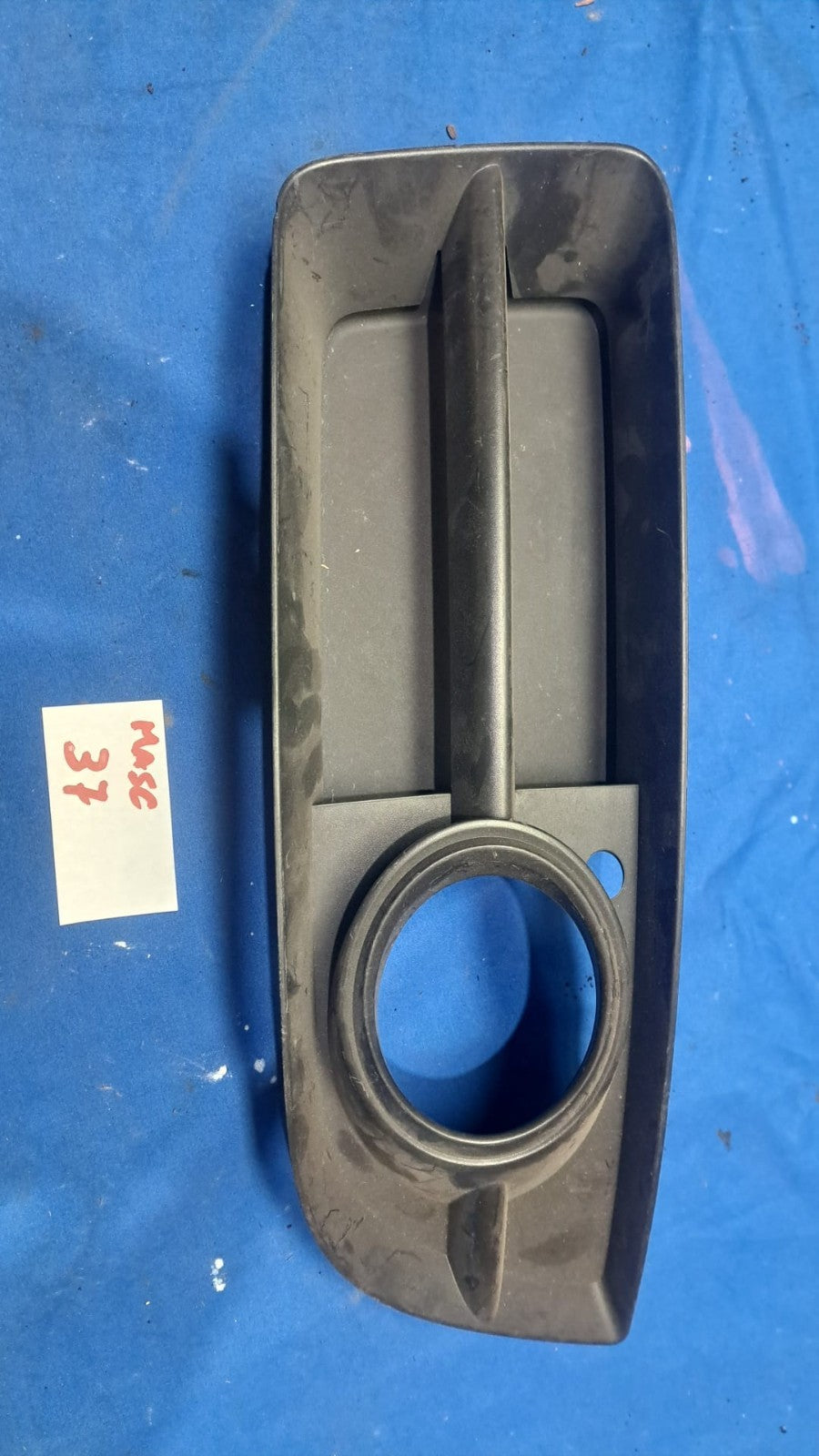 Masc 37 Mascherina cornice fendinebbia anteriore destra Audi A3 dal 2003 al 2008