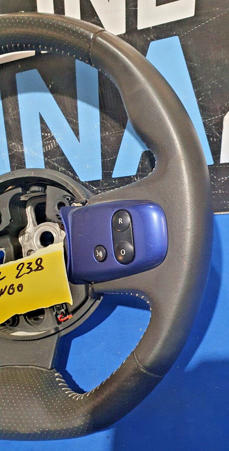 Volante Renault twingo con plastica blu