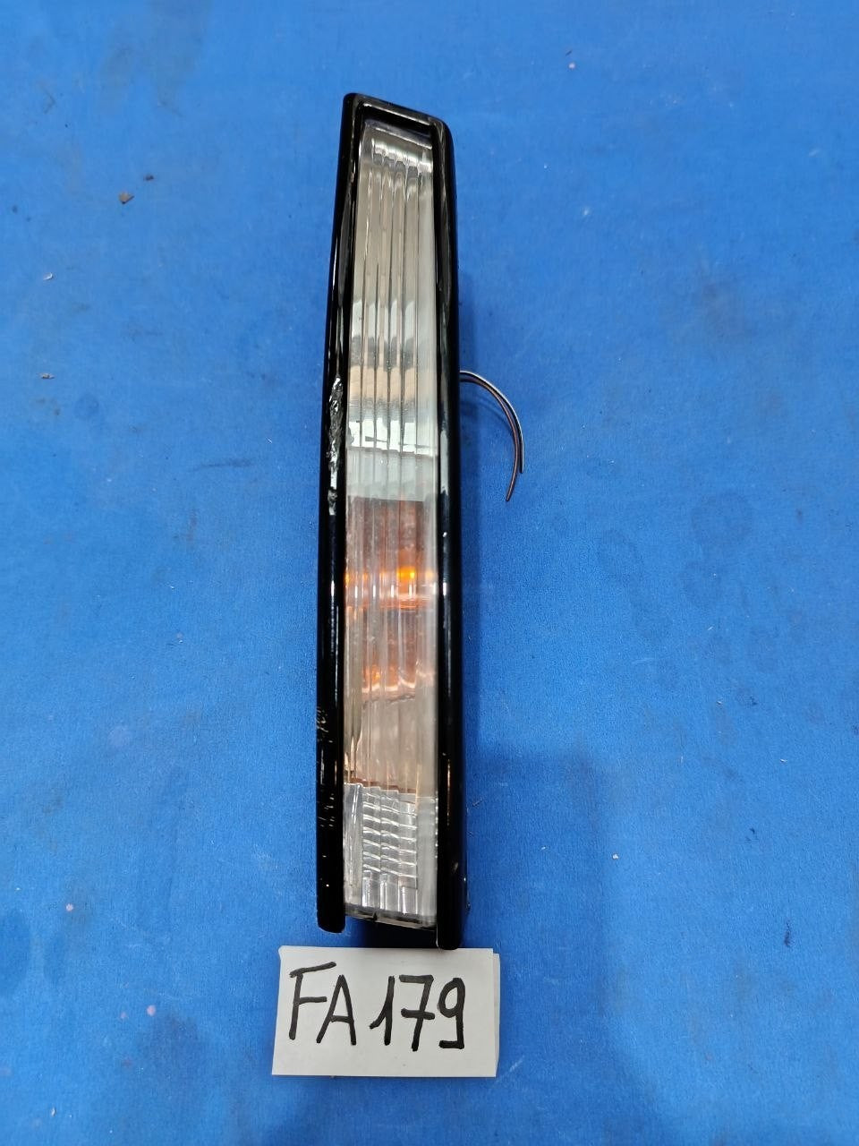 FA 179 - freccia anteriore sinistra paraurti Volkswagen Passat B6 Variant