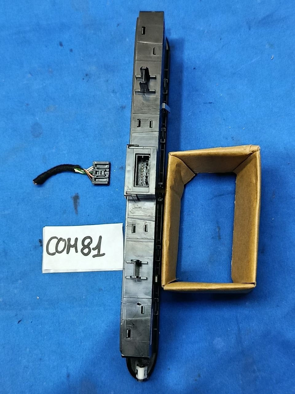 Com 81 - Comando Clima Alfa Romeo Tonale 2022 2025  Cod 01561724120 8 pin
