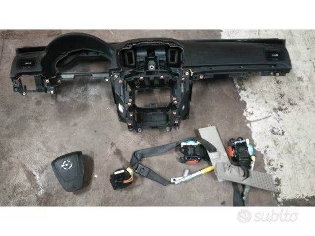 Cruscotto con moduli Opel insignia  2010