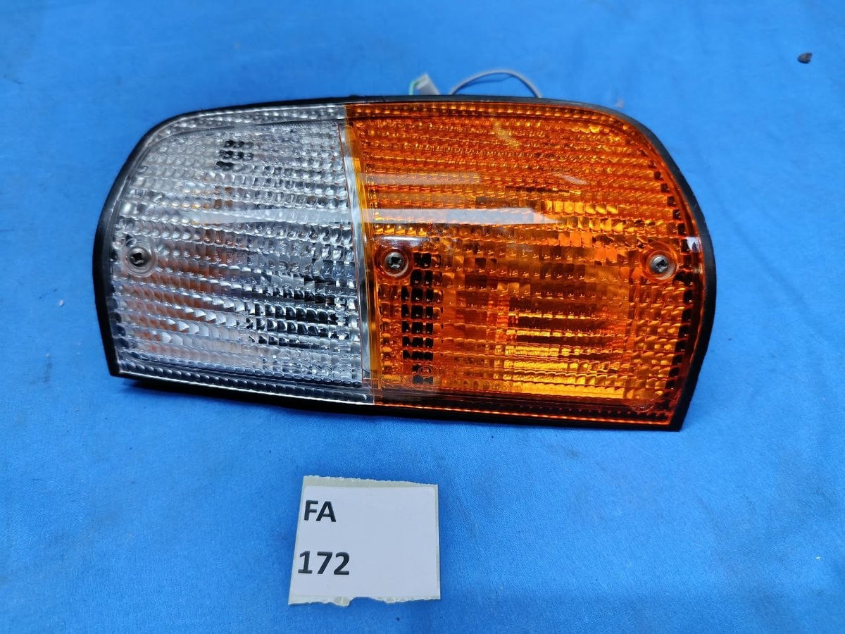 FA 172 -  Freccia anteriore nuova Volvo 240 260 sinistra 1974 1993