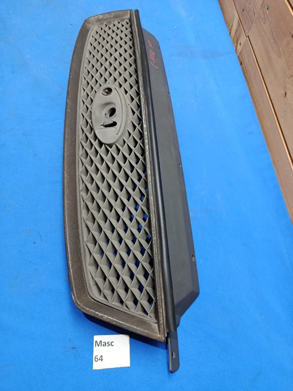 Masc 64 - Mascherina con difetto griglia Anteriore Ford C Max 2003 2007