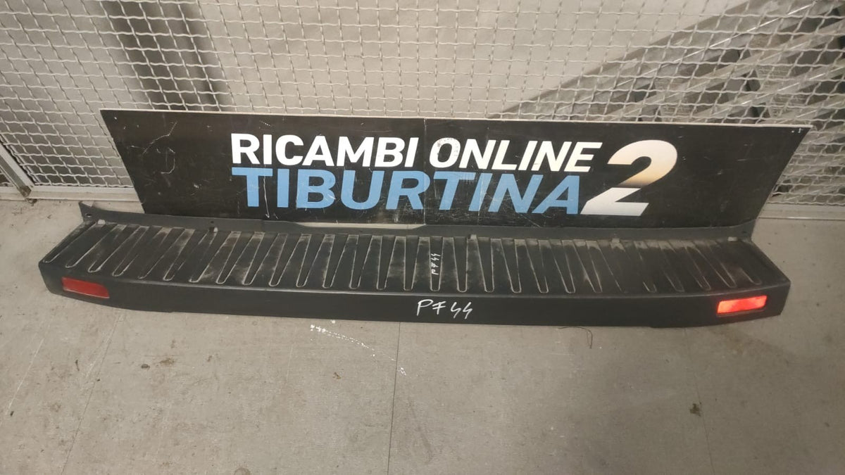 paraurti posteriore centrale Ford transit 2014 in poi PF 44