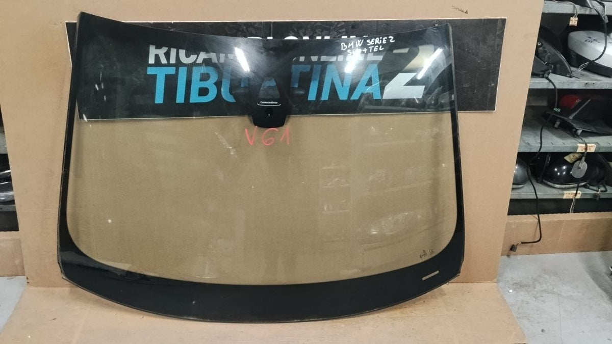 V61 parabrezza anteriore usato BMW serie 2 F22 dal 2014 con sensore e telecamera