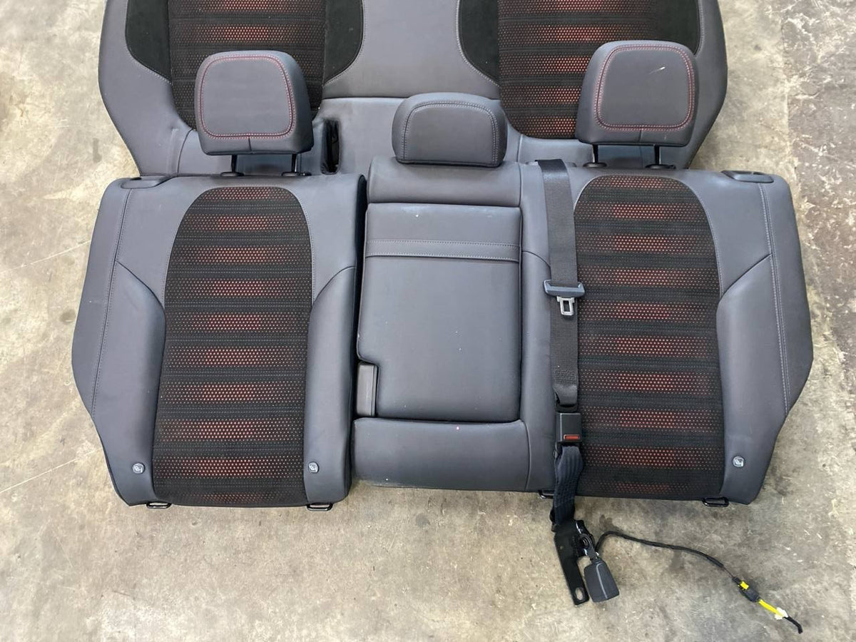 Tappezzeria Alfa Romeo Tonale dal 2022 pelle e alcantara senza airbag sedili