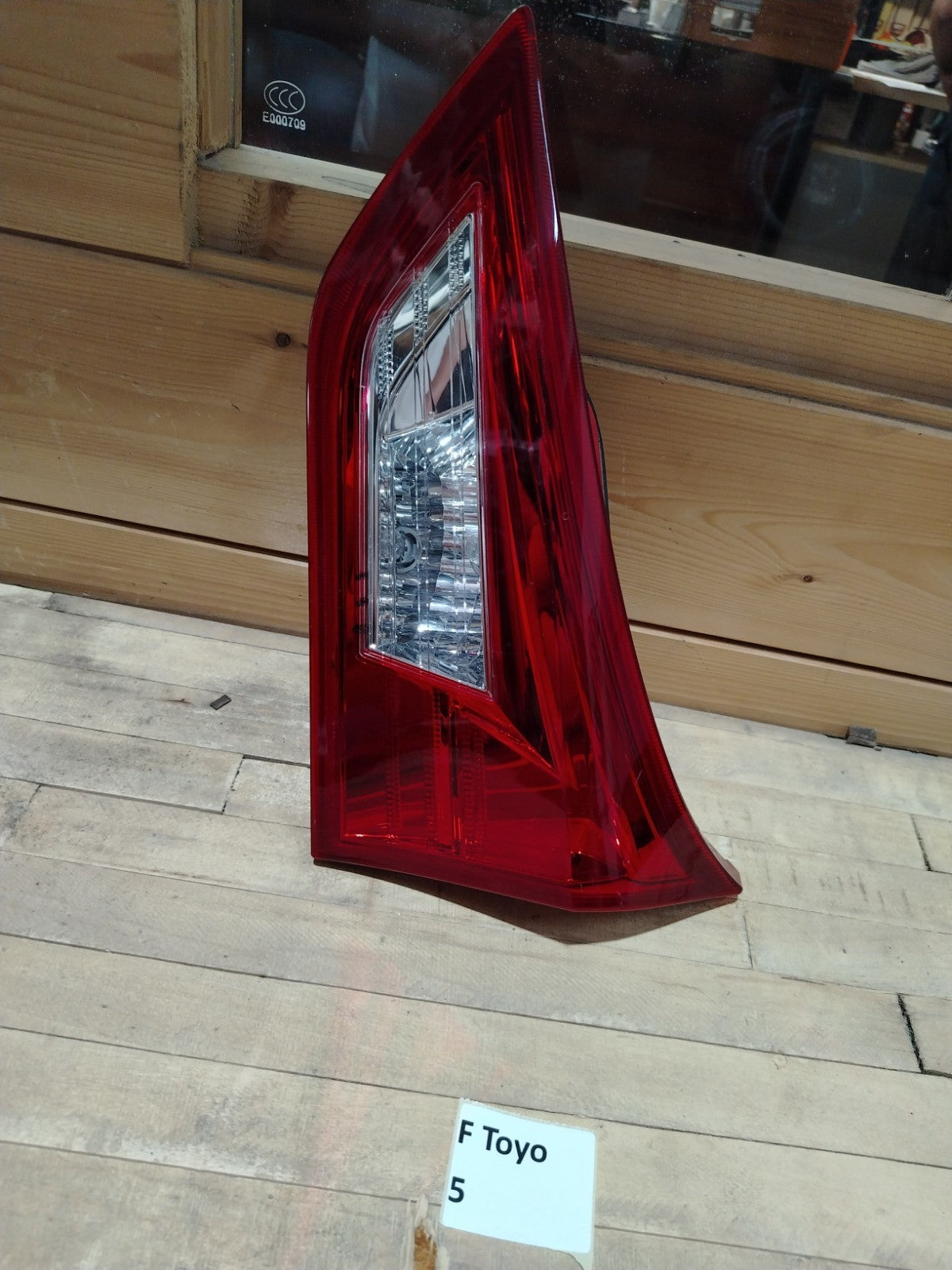 F TOYO 5 - Fanale Posteriore Interno destro Toyota Auris berlina 2014