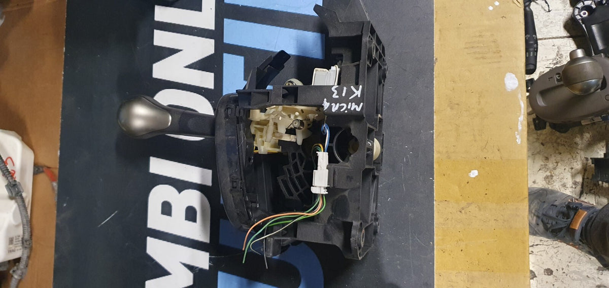 Leva cambio automatico Nissan Micra K13
