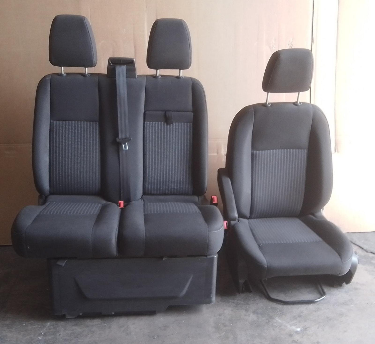 Tappezzeria Ford transit connect 2014 grigio scuro con strisce al centro