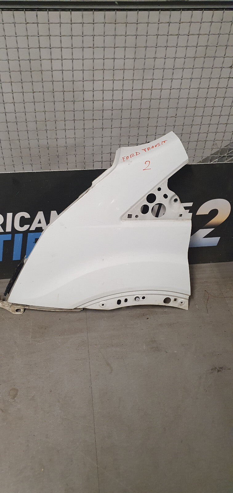 Par 2 - Parafango anteriore sinistro Ford Transit 2015