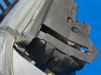 Fanale Faro  anteriore sinistro Citroen Saxo 1998 in poi