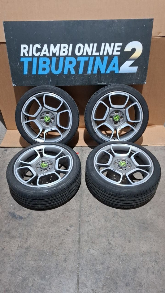 16 cerchi e gomme estive fiat 500 abarth 205/40/17 vredestein dot 1123 2 con 5mm