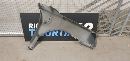 Parafango Anteriore Toyota Avensis sinistro dal 2006