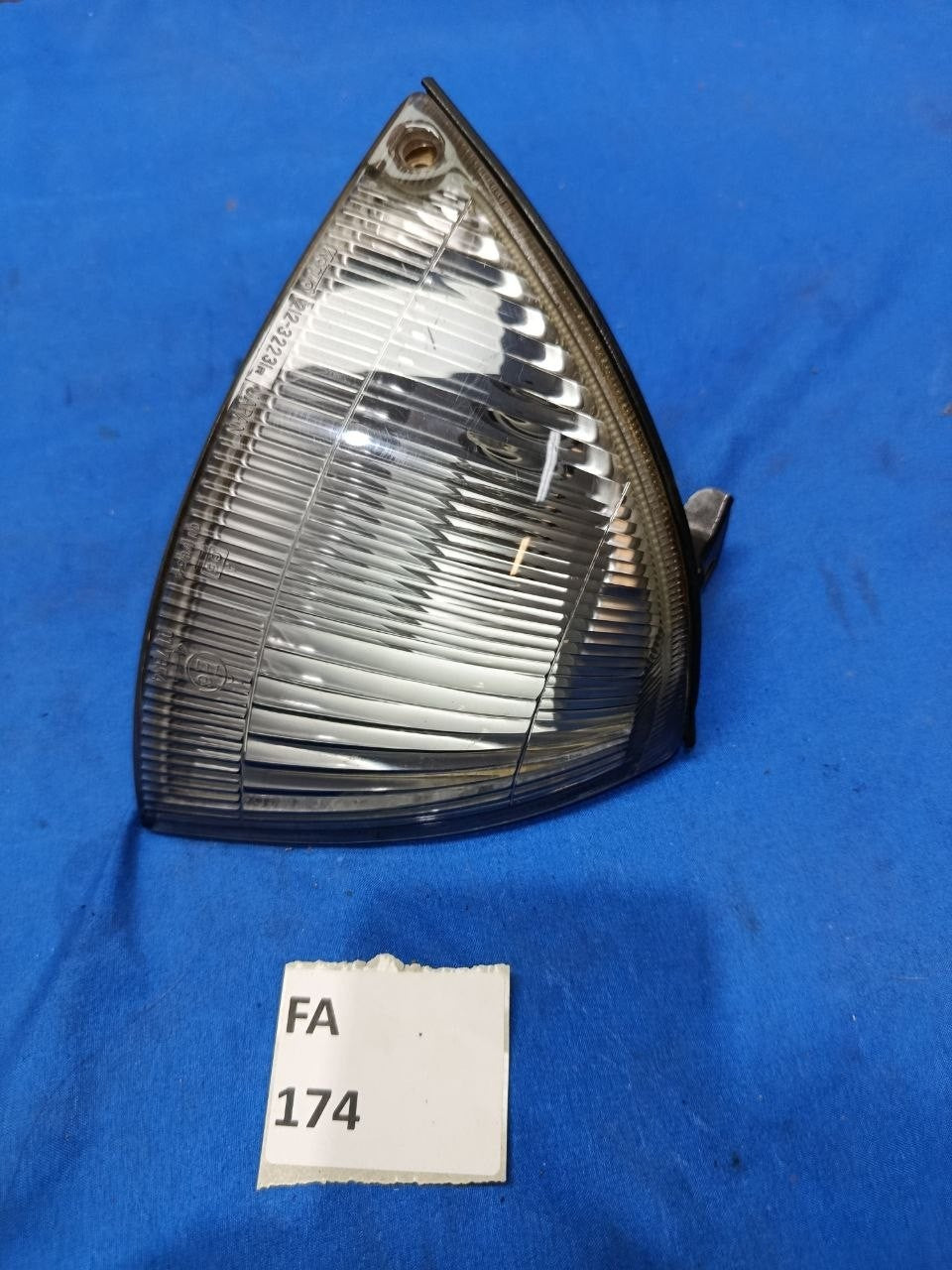 FA 174 -  freccia Anteriore bianca destra Suzuki Swift 1989 1999  Cod 21232231