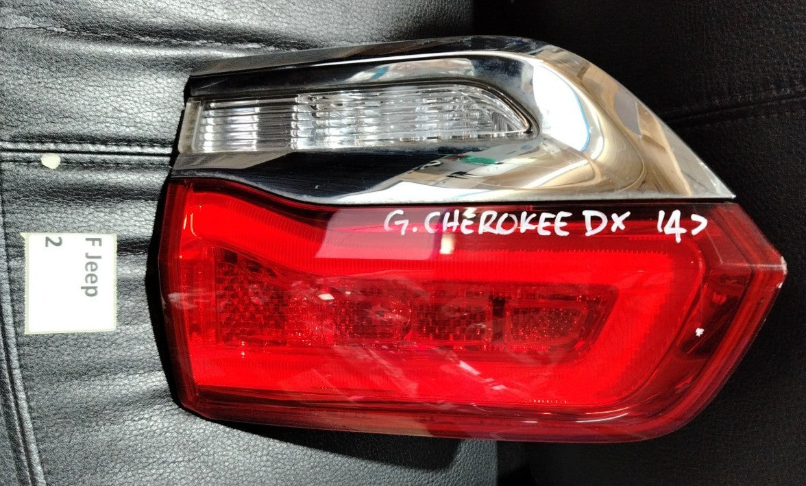 Fanale posteriore interno destro Jeep Grand Cherokee 2010 in poi Scheggiato