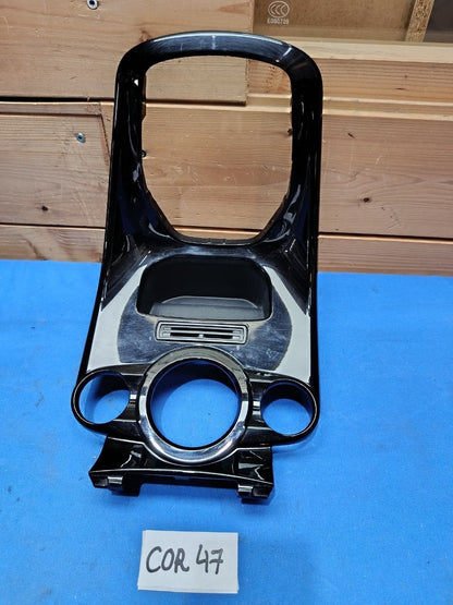 Cor 47 - Cornice Rivestimento consolle centrale Ford Fiesta graffiata